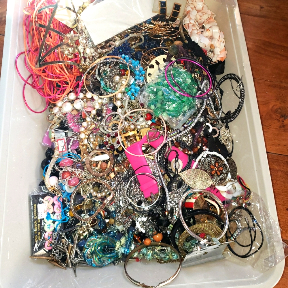 8 lbs Junk jewelry